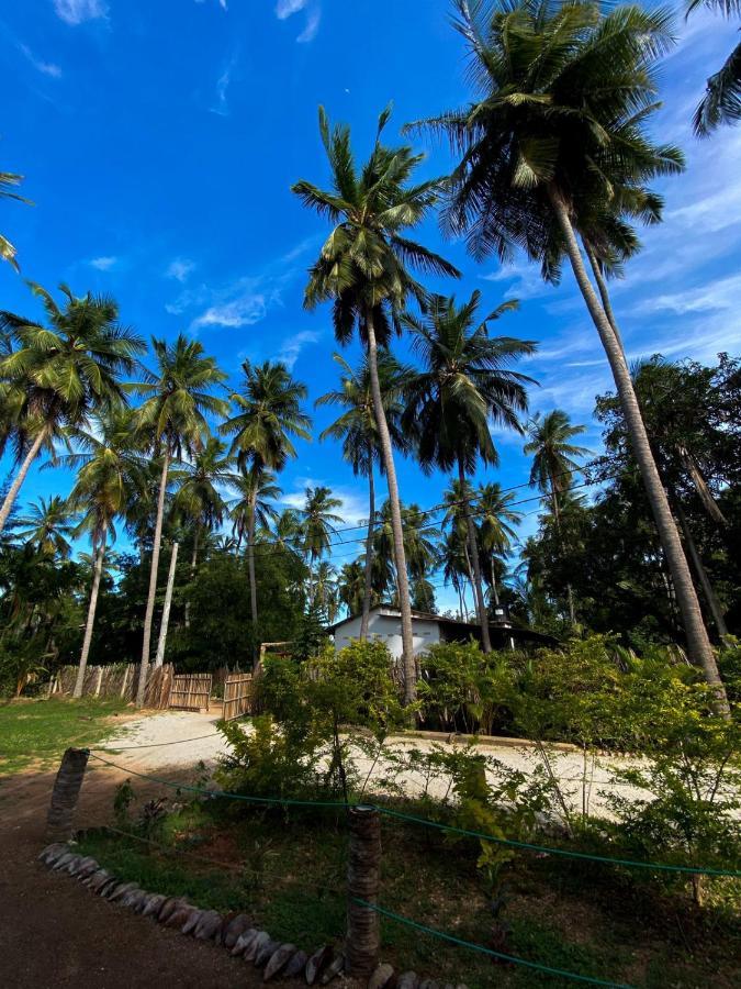 Elena Garden Resort And Restaurant Trincomalee Exterior foto