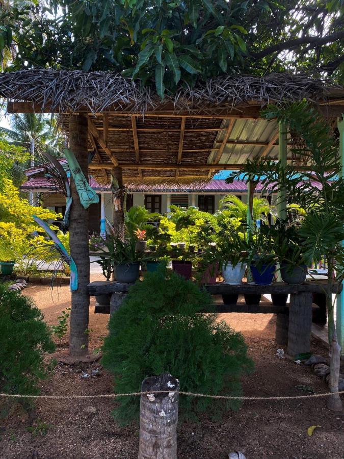 Elena Garden Resort And Restaurant Trincomalee Exterior foto